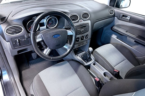 Ford Focus 8 of 22