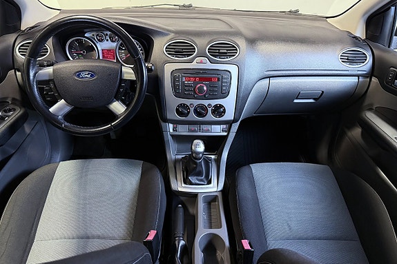 Ford Focus 9 of 22