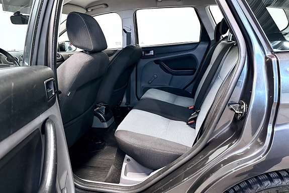 Ford Focus 14 of 22