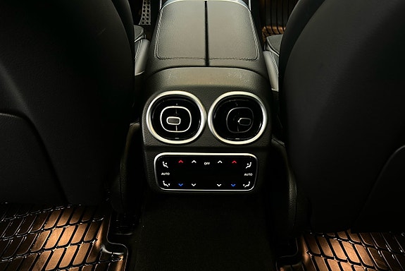 Mercedes-Benz C300 24 of 28