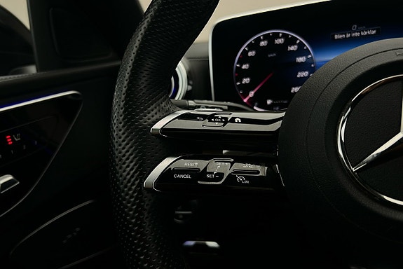 Mercedes-Benz C300 26 of 28
