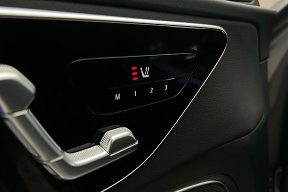 Mercedes-Benz C300 23 of 28