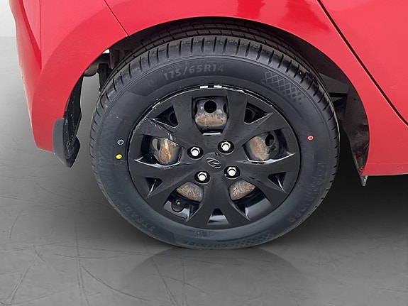 Hyundai i10 23 of 24
