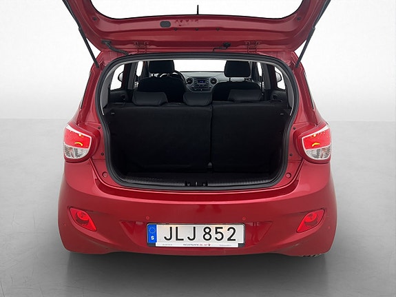Hyundai i10 20 of 24