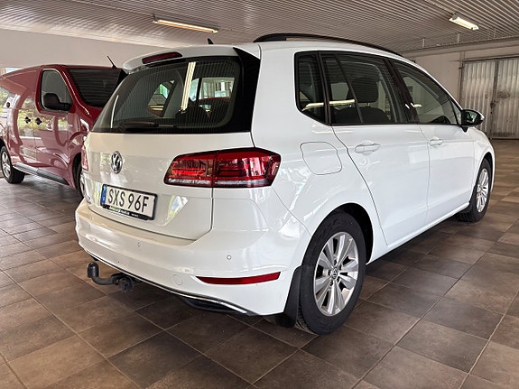 Volkswagen Golf Sportsvan 3 of 5