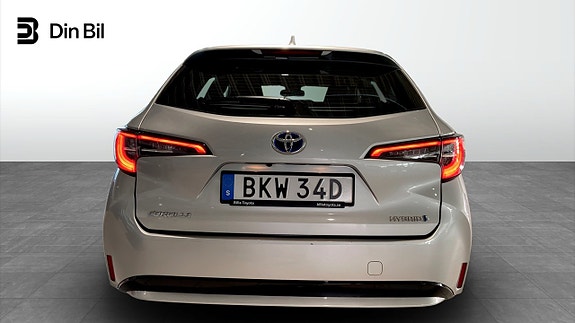 Toyota Corolla 5 of 12