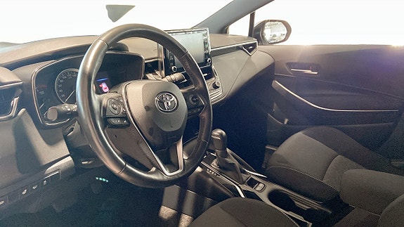 Toyota Corolla 7 of 12