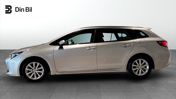Toyota Corolla 2 of 12
