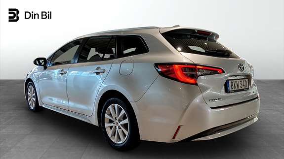 Toyota Corolla 3 of 12