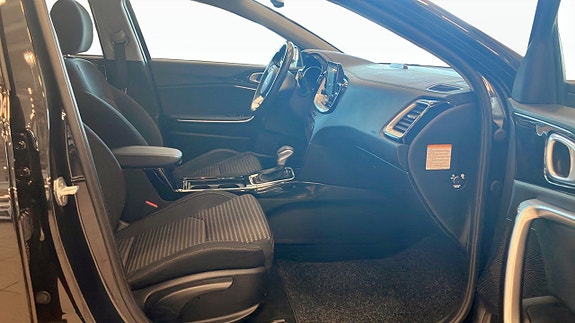 Kia Ceed 3 of 15