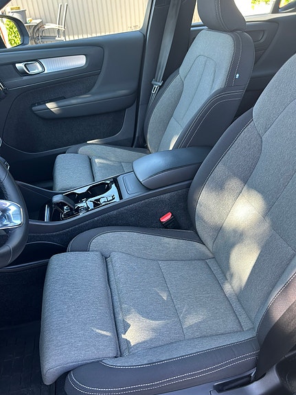 Volvo XC40 4 of 4