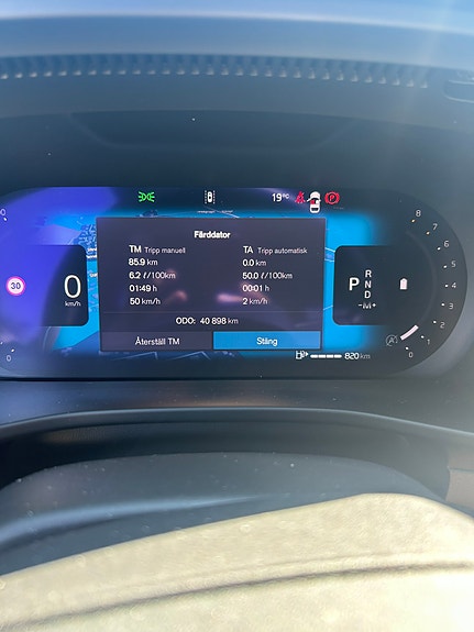 Volvo XC40 3 of 4