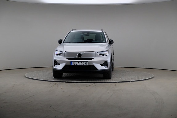 Volvo XC40 3 of 5