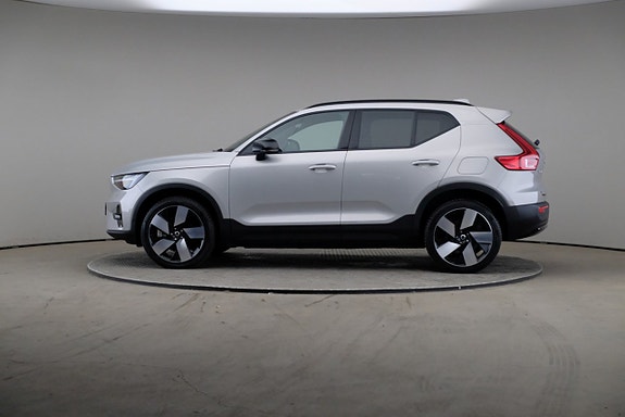 Volvo XC40 4 of 5