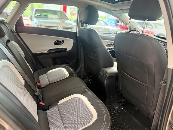 Kia Ceed 9 of 13