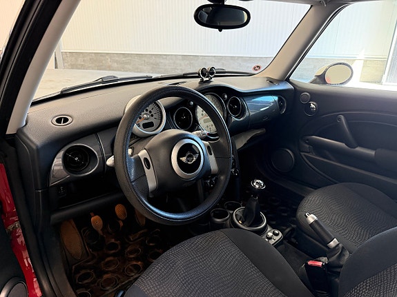 MINI Cooper 11 of 16
