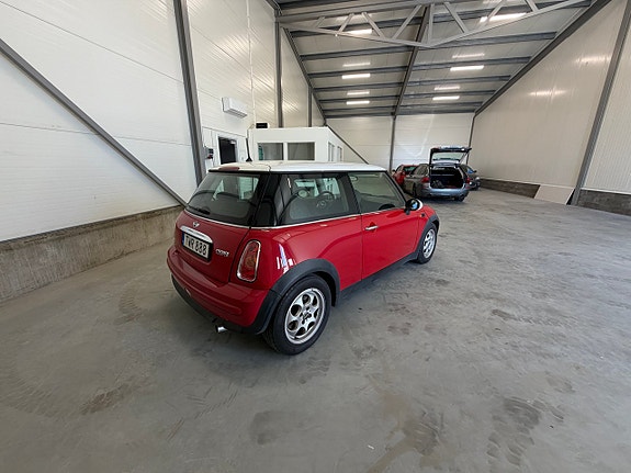 MINI Cooper 7 of 16