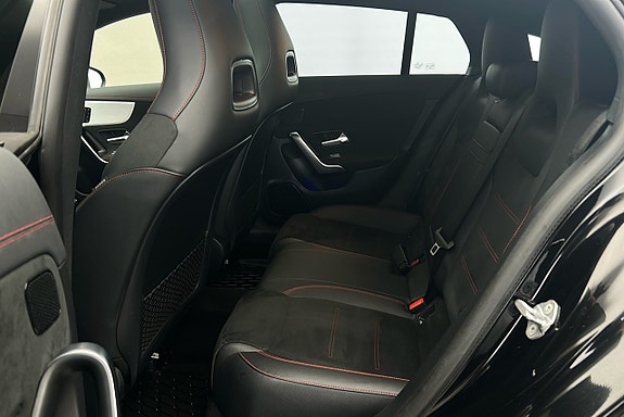 Mercedes-Benz CLA250 e 13 of 27