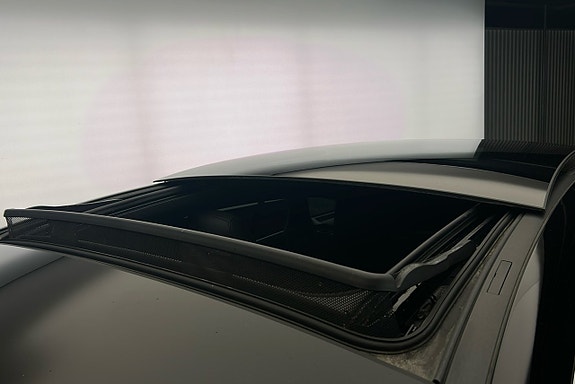 Mercedes-Benz CLA250 e 17 of 27