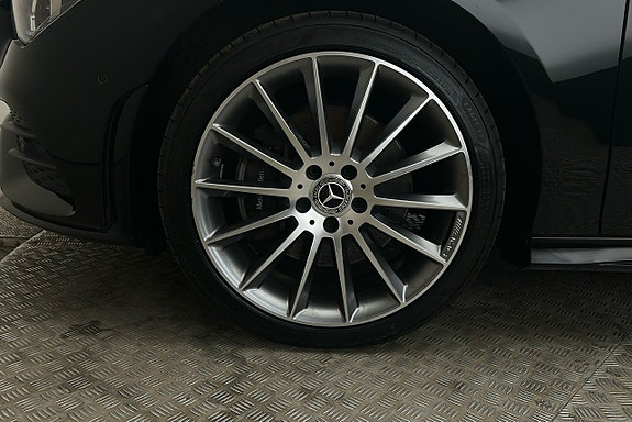 Mercedes-Benz CLA250 e 12 of 27
