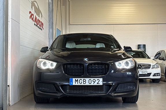 BMW 530d 3 of 5