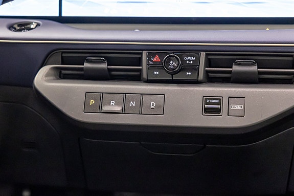 Nissan Leaf 12 of 16