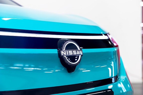Nissan Leaf 3 of 5