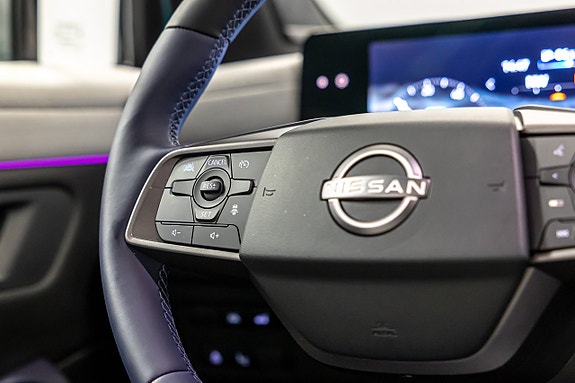 Nissan Leaf 13 of 16