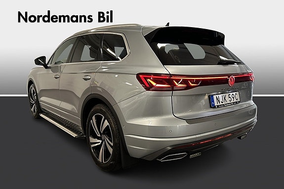 Volkswagen Touareg 4 of 5