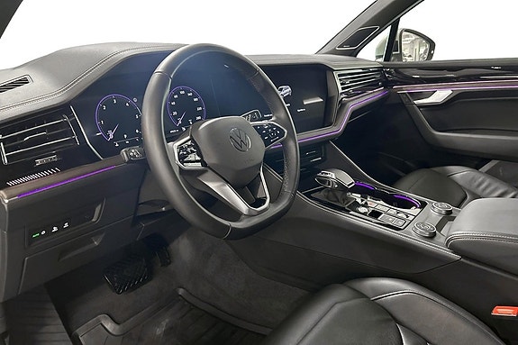 Volkswagen Touareg 5 of 5