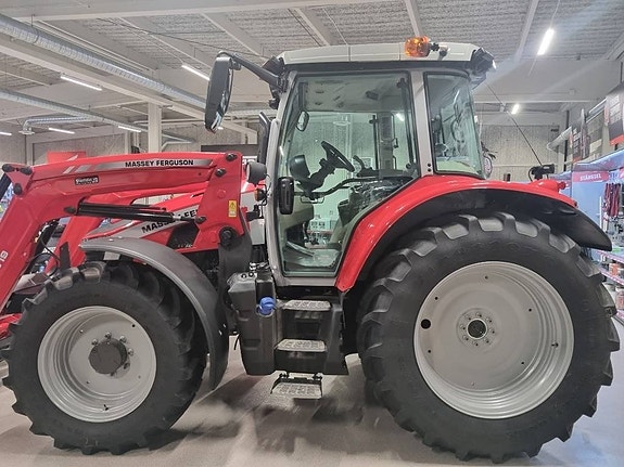 Massey Ferguson 5S.125 Dyna 6 Essential 2 of 24