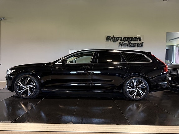 Volvo V90 2 of 5