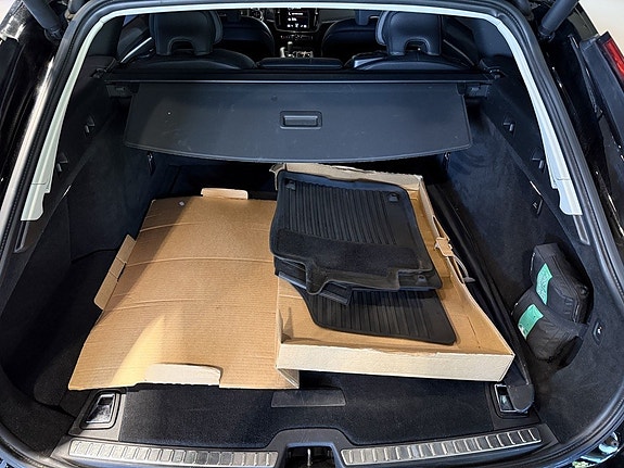 Volvo V90 30 of 30