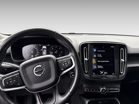 Volvo XC40 13 of 14