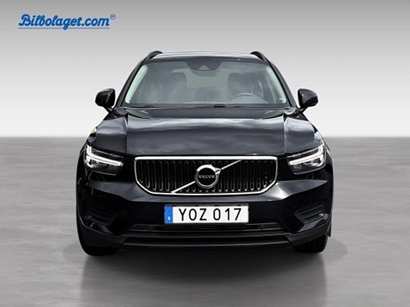 Volvo XC40 3 of 14