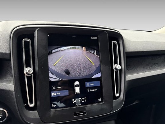 Volvo XC40 14 of 14