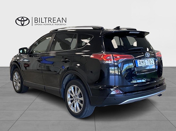 Toyota RAV4 3 of 5