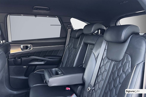 Kia Sorento 17 of 30