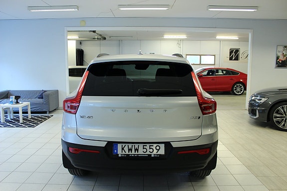 Volvo XC40 5 of 5
