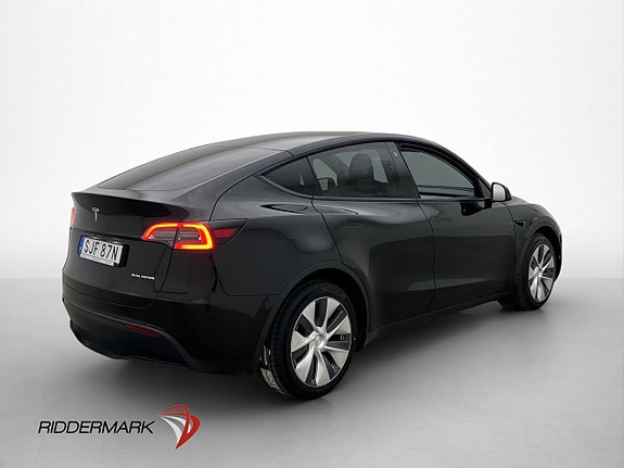 Tesla Model Y 5 of 5