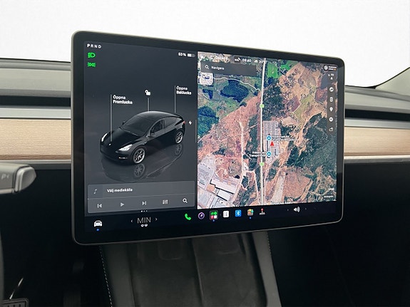 Tesla Model Y 14 of 30