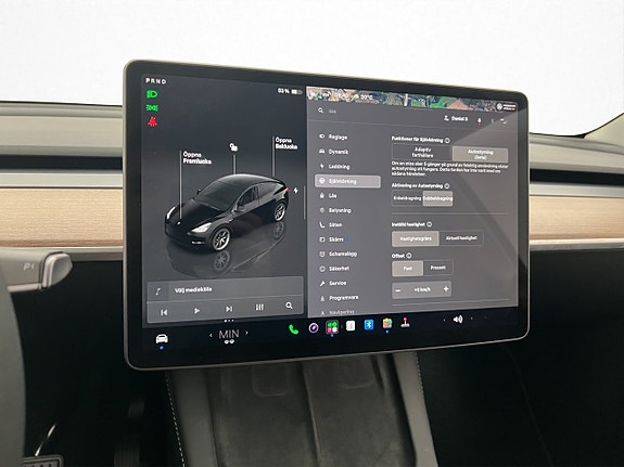 Tesla Model Y 17 of 30