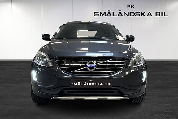 Volvo XC60 2 of 5