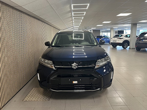 Suzuki Vitara 2 of 5