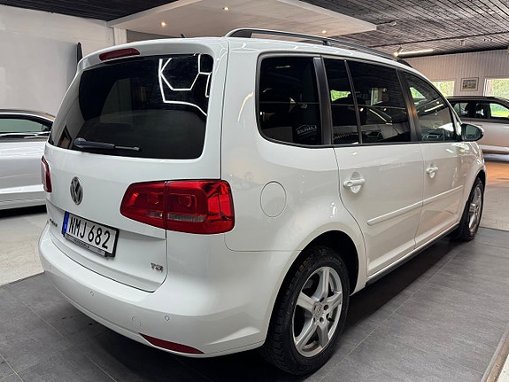 Volkswagen Touran 5 of 5