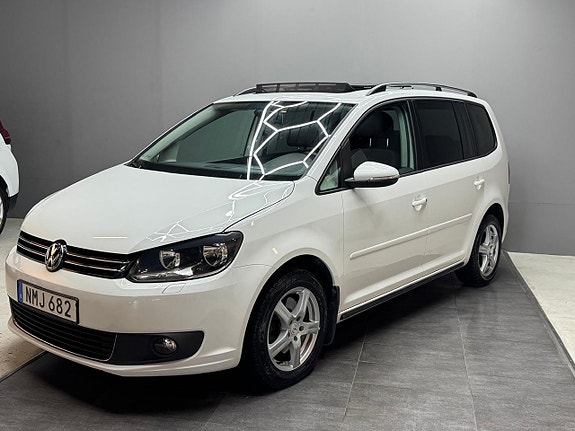 Volkswagen Touran 3 of 5