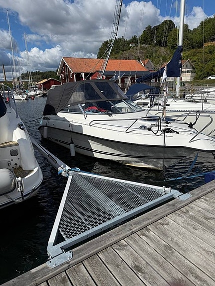Ryds 23 DC - 2010, med få motortimmar och väldigt välhållen