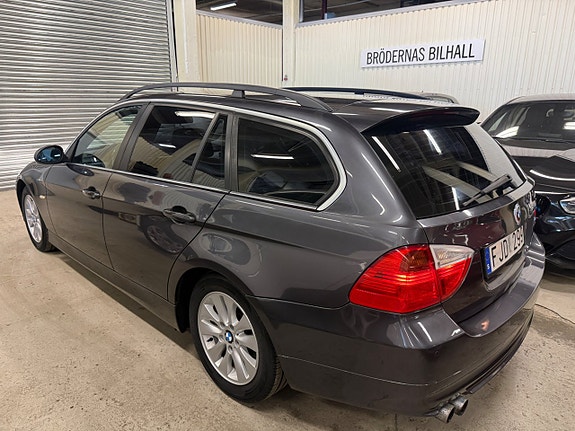 BMW 325i 2 of 5
