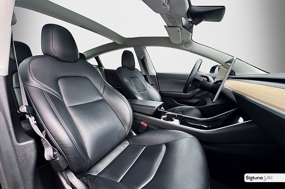 Tesla Model 3 18 of 30