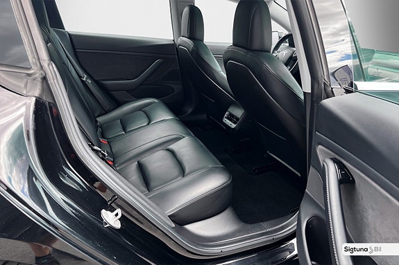 Tesla Model 3 14 of 30